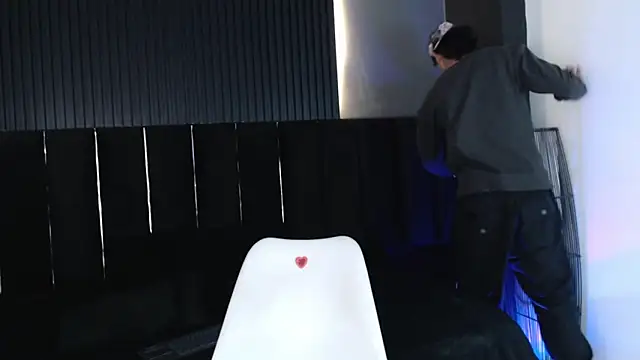 Snapshot of zander_2120 chatting on March 2025 12:07:02 AM zander 2120 online show from March 2025 12:07:02 AM