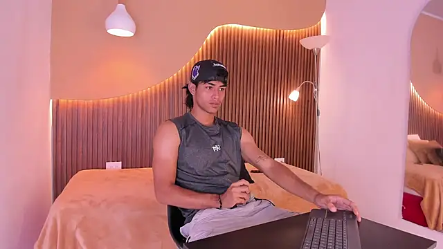 Snapshot of zander_2120 chatting on March 2025 01:40:01 PM zander 2120 online show from March 2025 01:40:01 PM