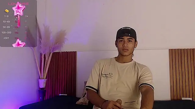 Snapshot of zander_2120 chatting on March 2025 01:46:02 PM zander 2120 online show from March 2025 01:46:02 PM