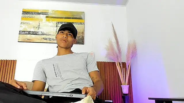 Snapshot of zander_2120 chatting on November 2025 01:31:01 PM zander 2120 online show from November 2025 01:31:01 PM