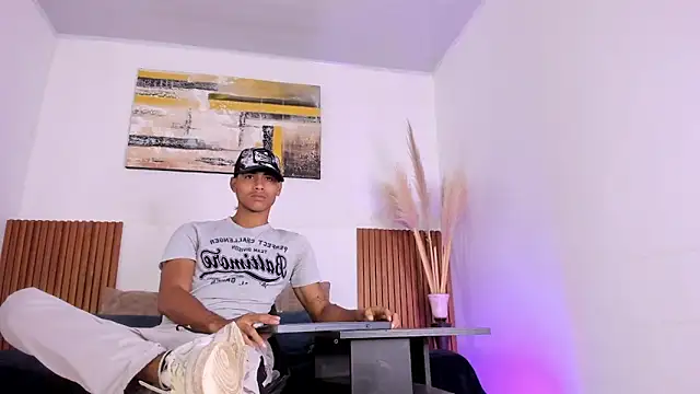 Snapshot of zander_2120 chatting on November 2025 01:33:02 PM zander 2120 online show from November 2025 01:33:02 PM