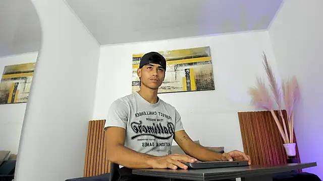 Snapshot of zander_2120 chatting on November 2025 01:21:02 PM zander 2120 online show from November 2025 01:21:02 PM