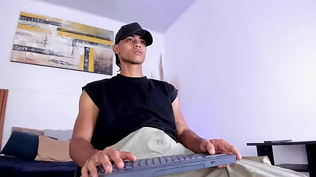 Snapshot of zander_2120 chatting on November 2025 01:29:02 PM zander 2120 online show from November 2025 01:29:02 PM