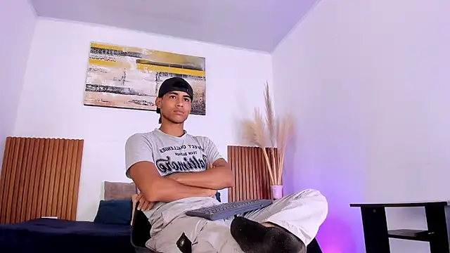 Snapshot of zander_2120 chatting on November 2025 02:32:01 PM zander 2120 online show from November 2025 02:32:01 PM