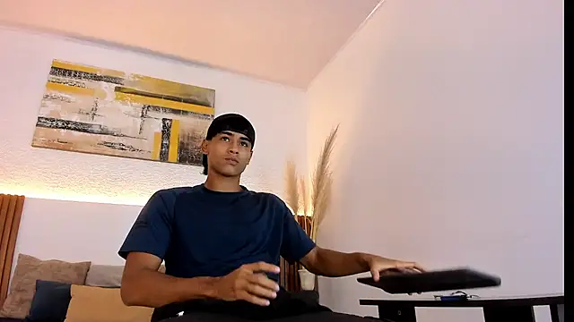 Snapshot of zander_2120 chatting on December 2025 12:27:01 AM zander 2120 online show from December 2025 12:27:01 AM