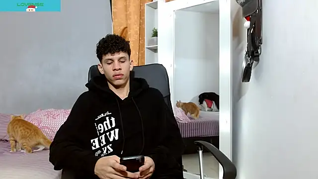 Snapshot of jeff_ross chatting on December 2024 08:36:02 PM jeff ross online show from December 2024 08:36:02 PM