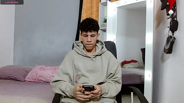 Snapshot of jeff_ross chatting on January 2025 08:11:02 PM jeff ross online show from January 2025 08:11:02 PM