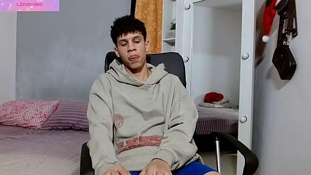 Snapshot of jeff_ross chatting on January 2025 11:52:02 PM jeff ross online show from January 2025 11:52:02 PM