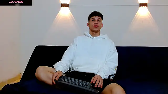 Snapshot of jeff_ross chatting on December 2025 10:55:01 AM jeff ross online show from December 2025 10:55:01 AM