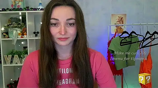  Barbie Kiss  online show from April 2026 01:05:01 PM