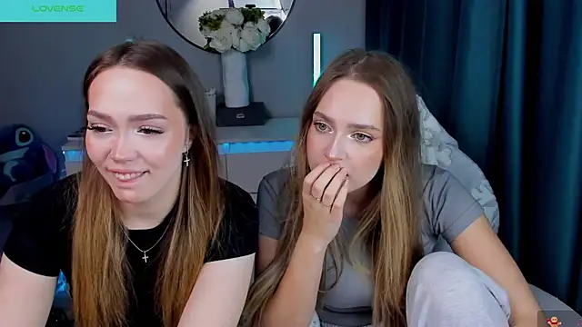 Snapshot of YaraKroft_ chatting on December 2025 05:29:01 PM YaraKroft online show from December 2025 05:29:01 PM