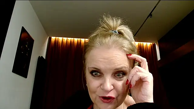 sexyjennyeu online show from April 2026 08:50:01 PM