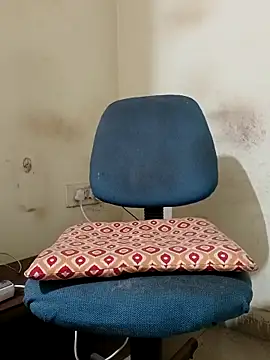 Snapshot of Chocolate_stud10 chatting on February 2026 08:18:01 PM Chocolate stud10 online show from February 2026 08:18:01 PM