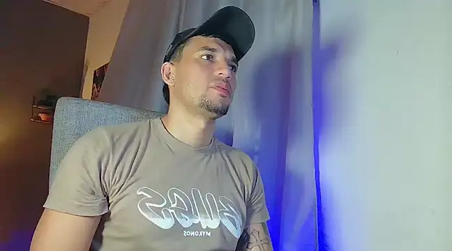 Snapshot of Jeff_Kent2 chatting on February 2025 04:15:02 AM Jeff Kent2 online show from February 2025 04:15:02 AM