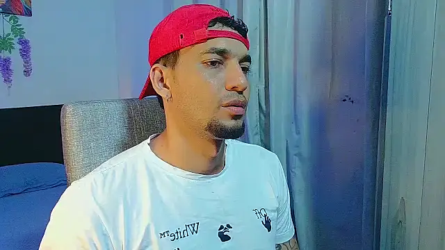 Snapshot of Jeff_Kent2 chatting on October 2025 11:24:02 PM Jeff Kent2 online show from October 2025 11:24:02 PM