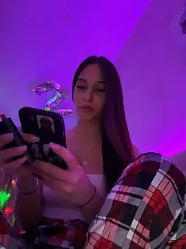 Snapshot of EricaWalls chatting on December 2024 10:19:01 PM EricaWalls online show from December 2024 10:19:01 PM