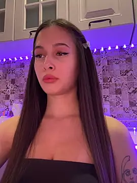 Snapshot of EricaWalls chatting on December 2024 09:04:02 PM EricaWalls online show from December 2024 09:04:02 PM