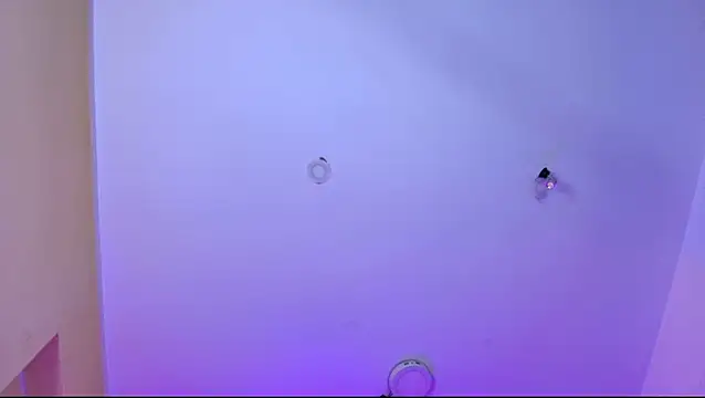 Snapshot of vanelope11 chatting on December 2025 12:32:01 PM vanelope11 online show from December 2025 12:32:01 PM