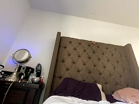 XXXLollipopsJuicy online show from October 2025 05:57:02 PM