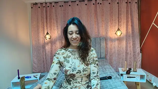 Snapshot of VioletaScott_ chatting on November 2025 01:21:02 PM VioletaScott online show from November 2025 01:21:02 PM