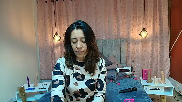 Snapshot of VioletaScott_ chatting on November 2025 01:44:02 PM VioletaScott online show from November 2025 01:44:02 PM