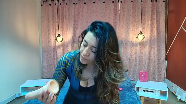 Snapshot of VioletaScott_ chatting on November 2025 01:33:02 PM VioletaScott online show from November 2025 01:33:02 PM