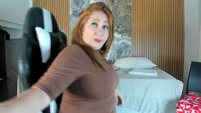 Snapshot of Danna_topless chatting on November 2025 12:05:02 PM Danna topless online show from November 2025 12:05:02 PM