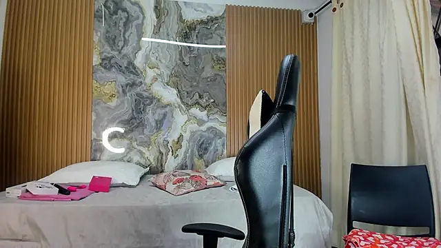 Snapshot of Danna_topless chatting on November 2025 12:04:01 PM Danna topless online show from November 2025 12:04:01 PM