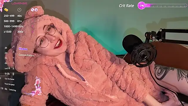 Snapshot of lovelylucyy chatting on February 2025 03:10:02 AM lovelylucyy online show from February 2025 03:10:02 AM