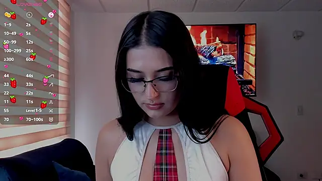 Snapshot of Charlotte_greys chatting on October 2025 08:30:02 PM Charlotte greys online show from October 2025 08:30:02 PM