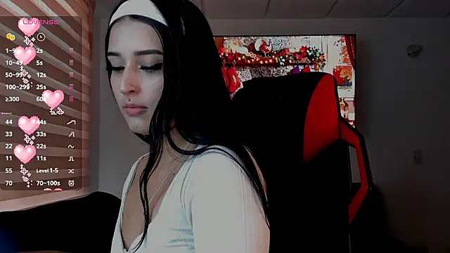 Snapshot of Charlotte_greys chatting on November 2025 09:15:01 PM Charlotte greys online show from November 2025 09:15:01 PM