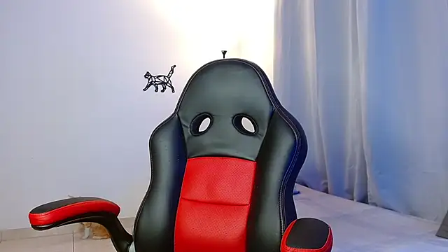 Snapshot of lous_g chatting on January 2025 02:26:02 AM lous g online show from January 2025 02:26:02 AM