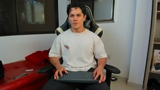 julian wallace online show from February 2026 09:07:01 PM