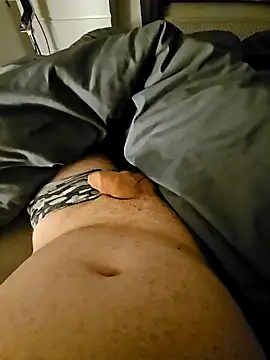 Snapshot of Feelixbi99 chatting on December 2024 03:30:02 PM Feelixbi99 online show from December 2024 03:30:02 PM