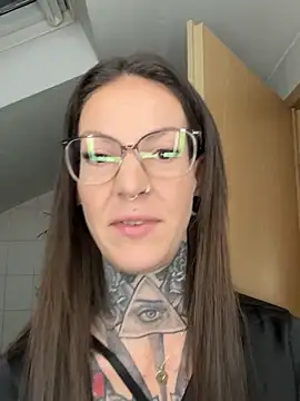 BrownieyQueen online show from November 2025 05:40:02 AM