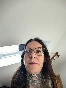 BrownieyQueen online show from February 2026 09:13:01 AM