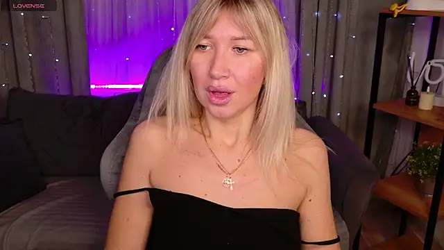 MilaBott online show from November 2025 09:29:02 PM