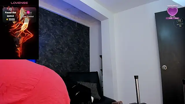 Snapshot of Bella_Evans_ chatting on November 2025 07:04:02 PM Bella Evans online show from November 2025 07:04:02 PM