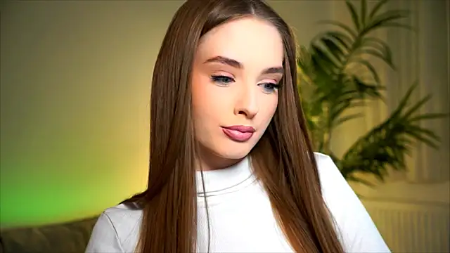 petitegonwiild online show from October 2025 09:28:02 PM