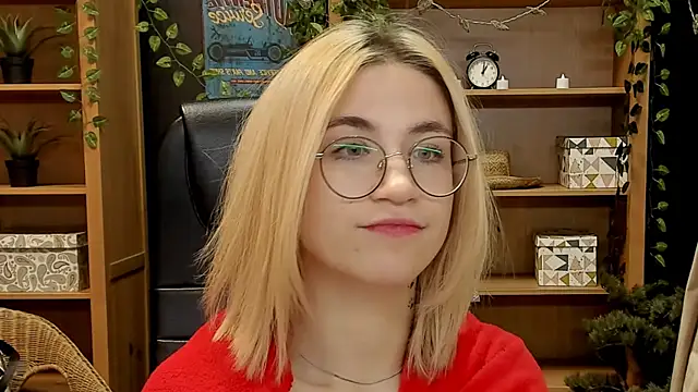 Moon13152 online show from January 2025 11:43:02 PM