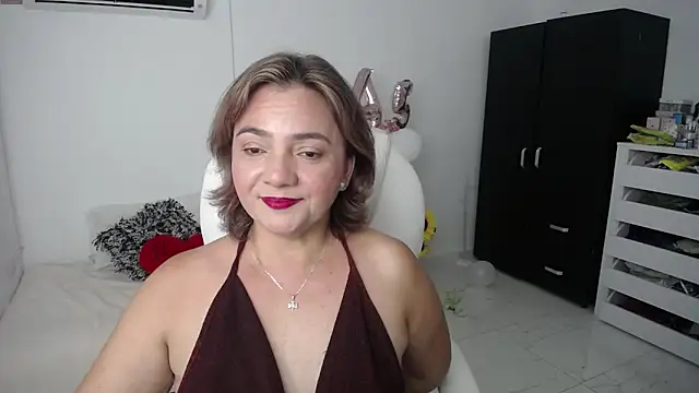 Chiraz hasnaa online show from January 2025 10:59:01 PM