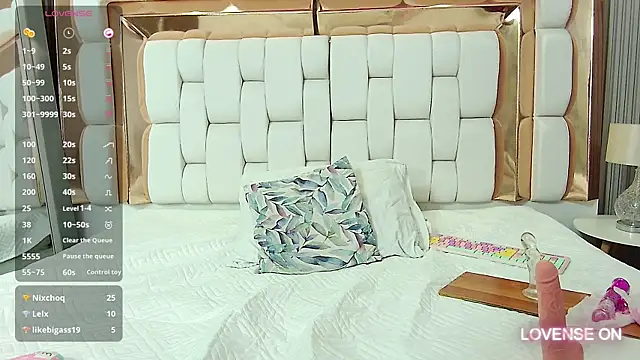 Snapshot of Beautifulskinny18 chatting on January 2025 11:02:01 PM Beautifulskinny18 online show from January 2025 11:02:01 PM