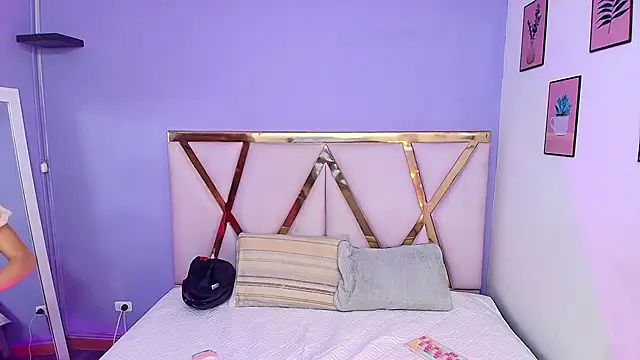 Snapshot of Beautifulskinny18 chatting on February 2025 07:55:01 PM Beautifulskinny18 online show from February 2025 07:55:01 PM