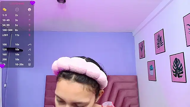 Snapshot of Beautifulskinny18 chatting on February 2025 07:53:02 PM Beautifulskinny18 online show from February 2025 07:53:02 PM