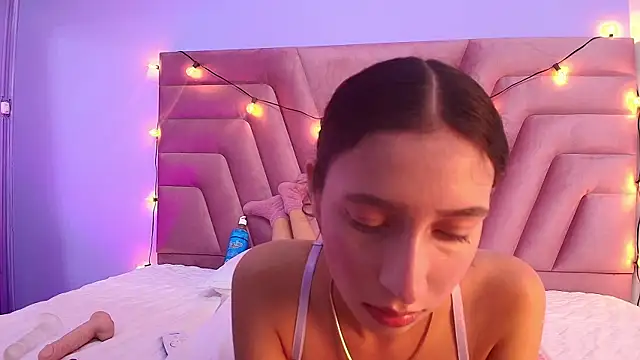 Snapshot of Beautifulskinny18 chatting on February 2025 01:54:01 AM Beautifulskinny18 online show from February 2025 01:54:01 AM