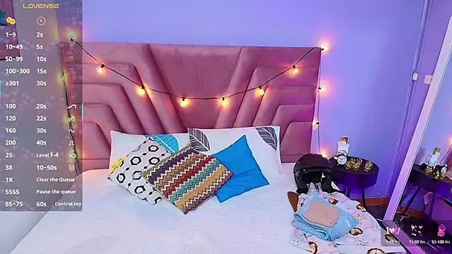 Snapshot of Beautifulskinny18 chatting on February 2025 08:03:01 PM Beautifulskinny18 online show from February 2025 08:03:01 PM