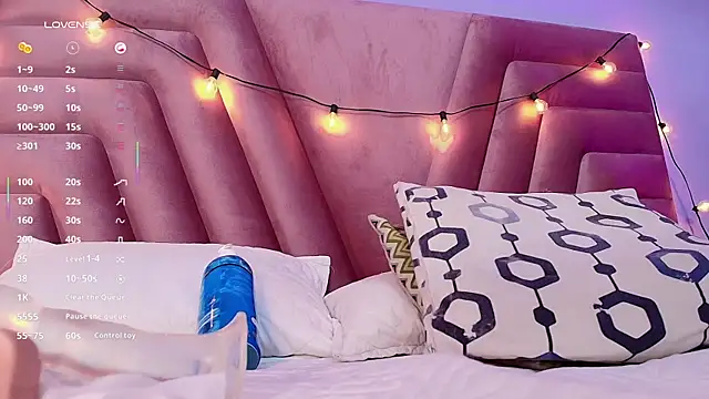 Snapshot of Beautifulskinny18 chatting on February 2025 10:58:01 PM Beautifulskinny18 online show from February 2025 10:58:01 PM