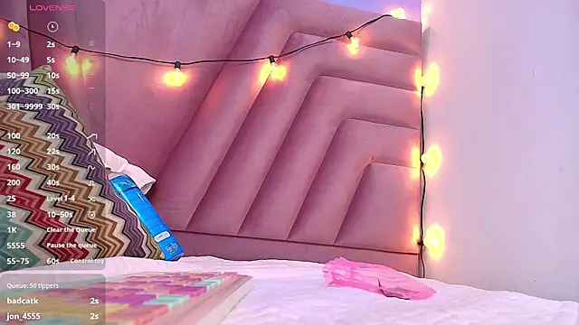 Snapshot of Beautifulskinny18 chatting on February 2025 10:53:02 PM Beautifulskinny18 online show from February 2025 10:53:02 PM