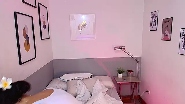 Snapshot of Beautifulskinny18 chatting on March 2025 07:49:02 PM Beautifulskinny18 online show from March 2025 07:49:02 PM