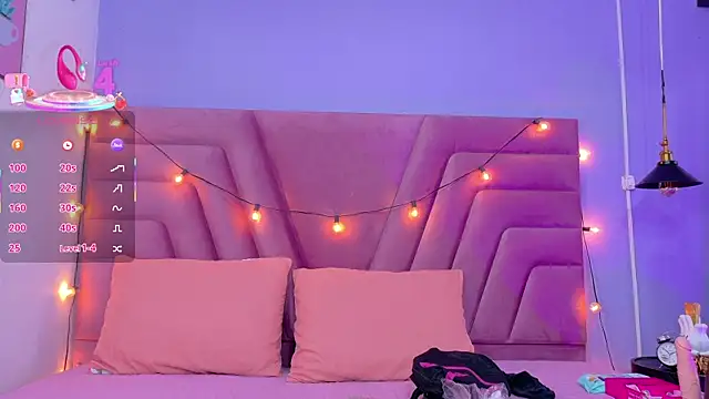 Snapshot of Beautifulskinny18 chatting on October 2025 07:54:02 PM Beautifulskinny18 online show from October 2025 07:54:02 PM